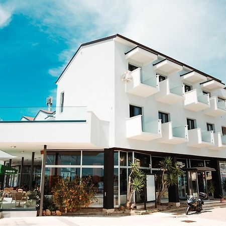 The Loza - Seaside Festival Hotel نوفاليا المظهر الخارجي الصورة