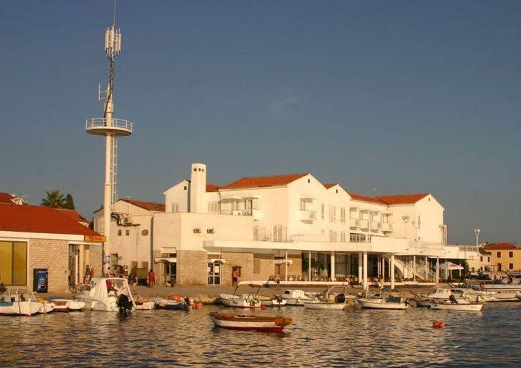 The Loza - Seaside Festival Hotel نوفاليا المظهر الخارجي الصورة