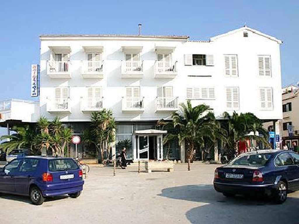 The Loza - Seaside Festival Hotel نوفاليا المظهر الخارجي الصورة