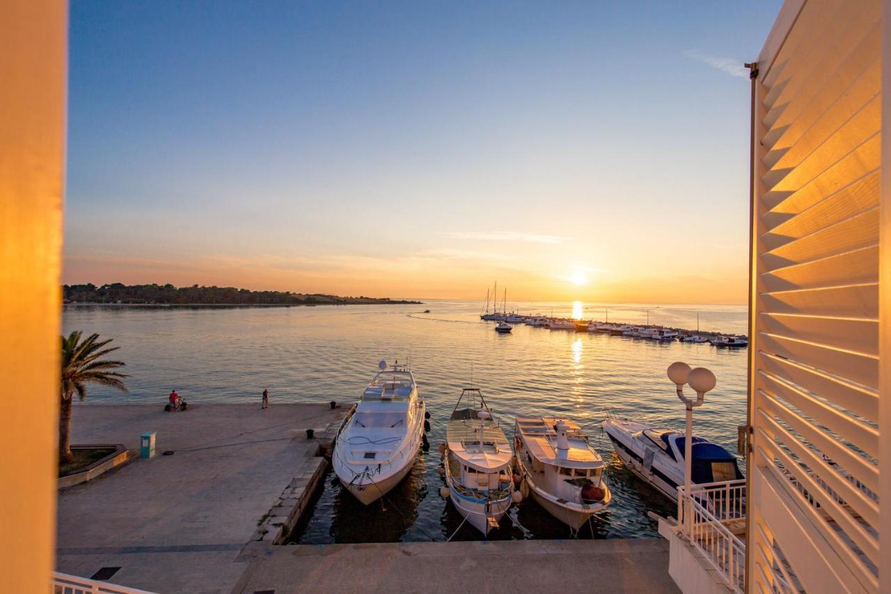 The Loza - Seaside Festival Hotel نوفاليا المظهر الخارجي الصورة