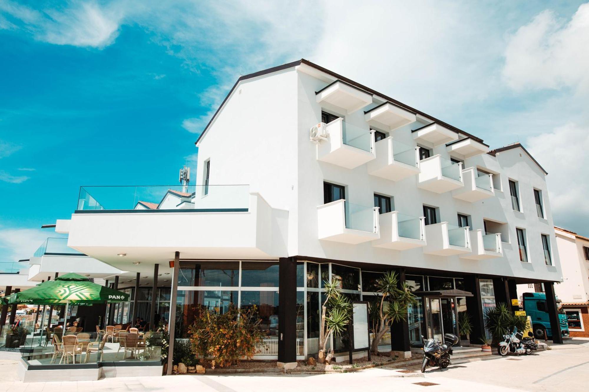 The Loza - Seaside Festival Hotel نوفاليا المظهر الخارجي الصورة